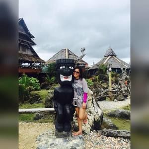 Meet your Posher, Fe marie